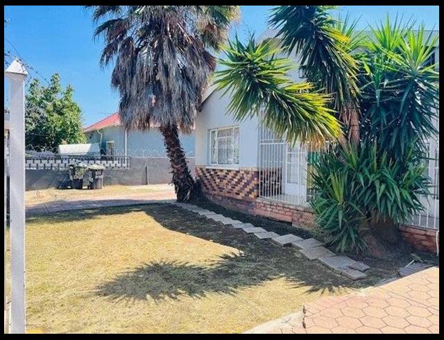 8 BEDROOM HOUSE FOR SALE IN PRETORIA WEST